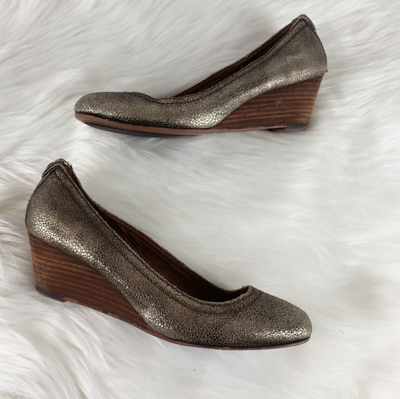 Calvin Klein Jeans Jayleen Gold Leather Wedge - Picture 6 of 12